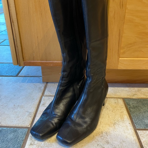Clark’s Women’s Leather boots in size 5.5 - Picture 3 of 8